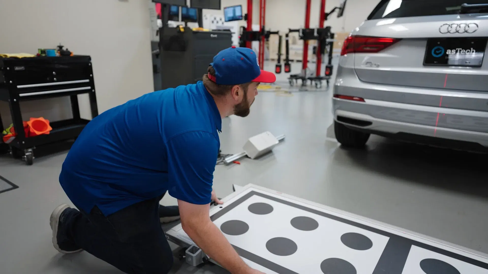 Audi sensor calibration training: real workshop, real workflow.